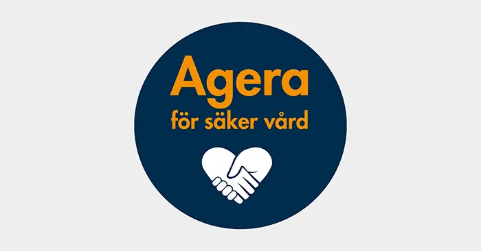 Runt emblem med texten Agera för säker vård och tecknade händer som bildar ett hjärta